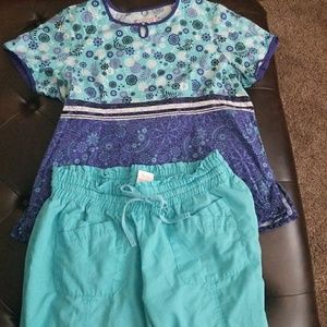 Koi Scrub outfit..XL..